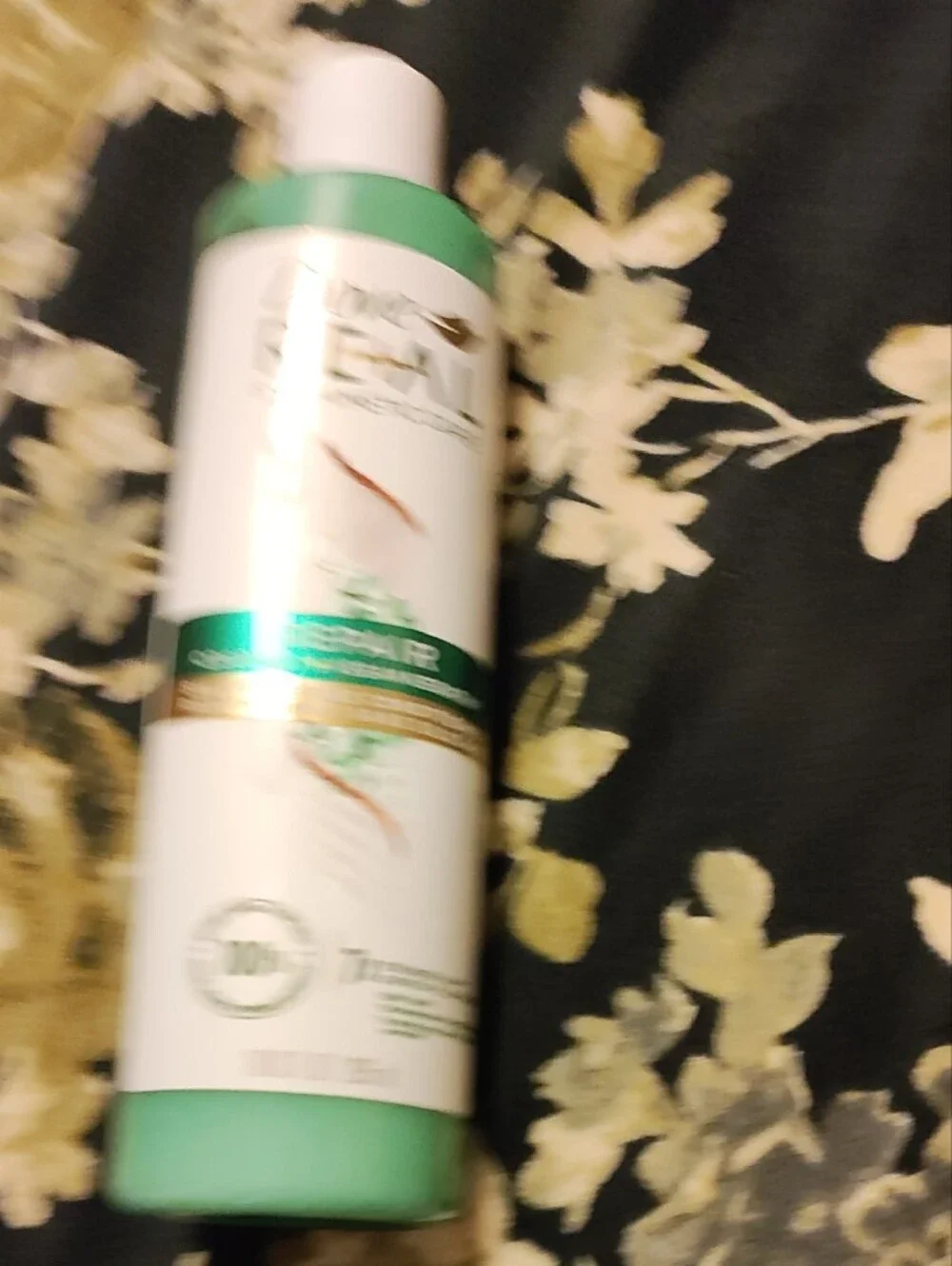 Dove REAL Repair Silicone-Free Conditioner — Green & White